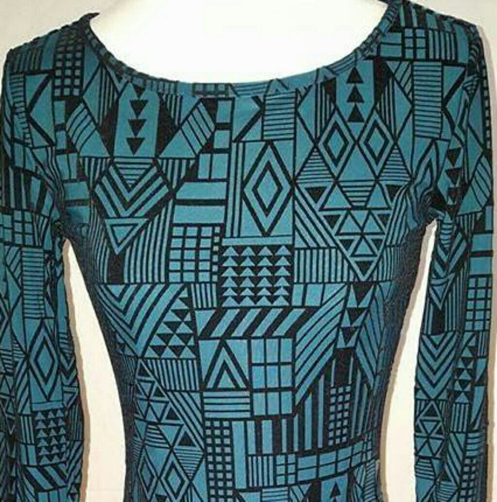 Long Sleeve Dress Green w Black Velvet Geometric